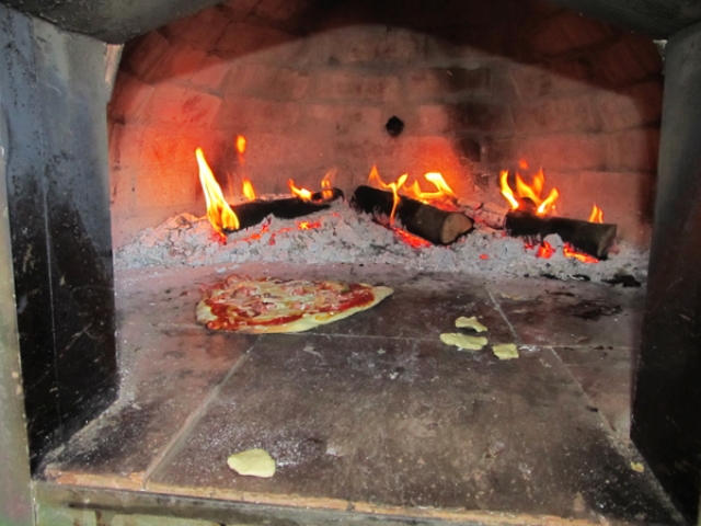 Houtoven, Pizza oven 80 cm met schoorsteen