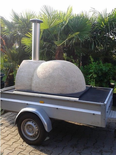 Verhuur Amalfi Family oven op aanhanger
